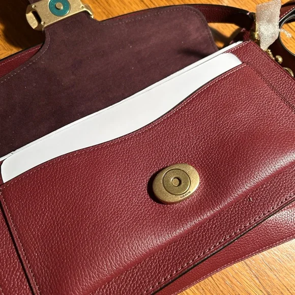 New Coach Elegant Burgundy Leather Shoulder Bag - Picture 12 of 16